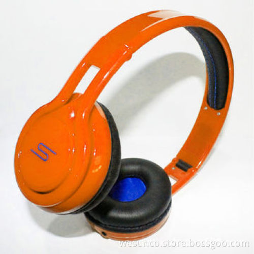 Famous design wired computer headphone